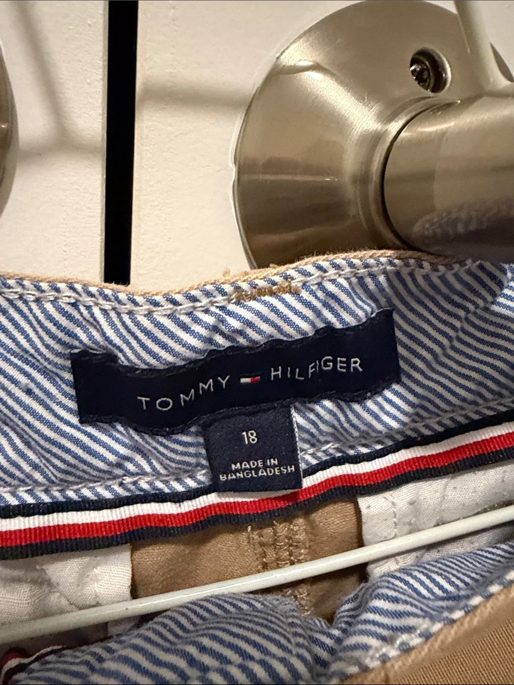 Tommy Hilfiger clean khaki